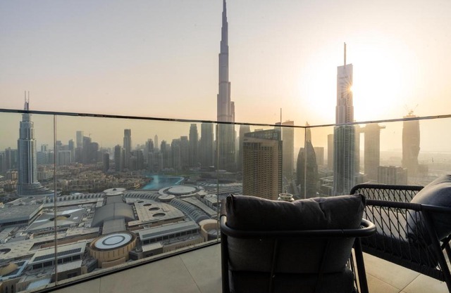 Ultimate Stay Full Burj Khalifa & Downtown Views Designer Luxury High Floor connected to Dubai Mall for 4 People