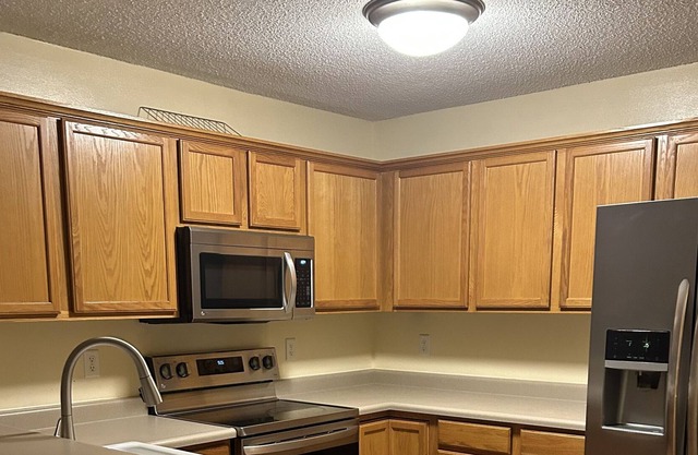 Unattached townhome close to 380, Cedar Rapids, and Iowa City