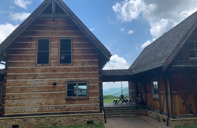 Unbelievable 41 mile views from atop this mountain retreat! Totally private!
