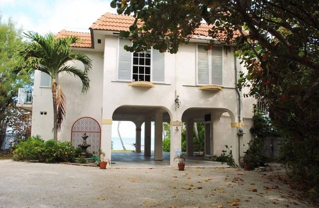 Unique 2 Bedroom Bay Front Home with Roof Top Terrace