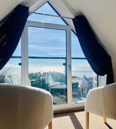 Unique Apartment with Stunning Views 2B