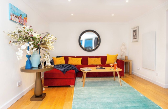 Unique Gorgeous 2BR w/Balcony & Office in Chelseann