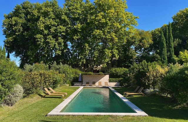 Unique house with air con, wine country, pool 18x5, close Avignon