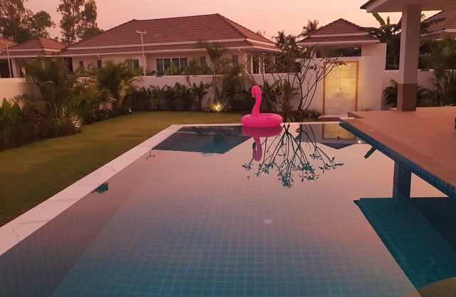 Unique luxury infinity pool villa at Hua Hin!