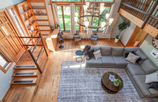 Unique Moutain Home w/Hot tub