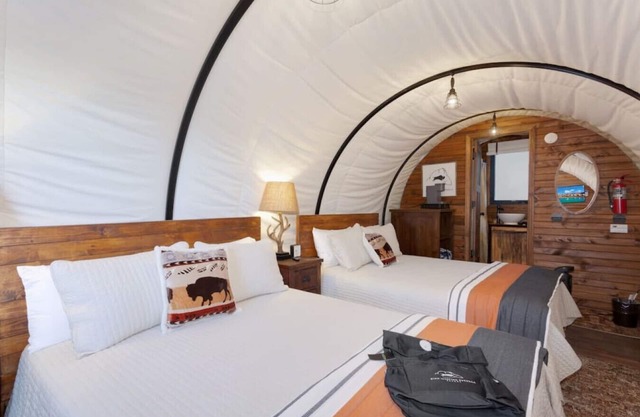 Unique Pet Friendly Covered Wagon with 2 QB #24