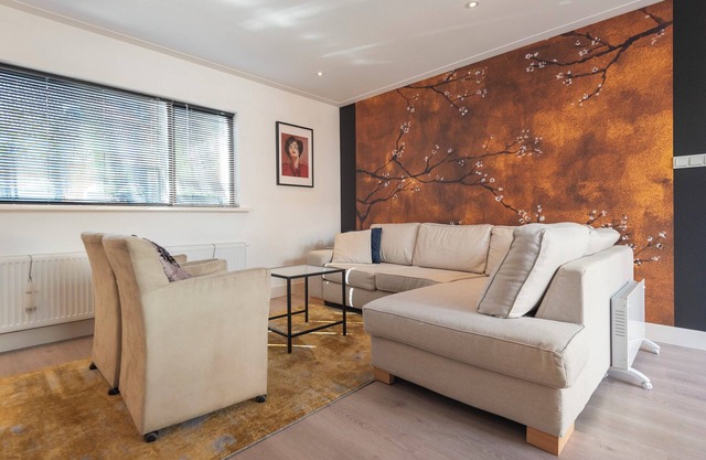 Unique stay experience in a modern garden house for 4 people, free parking
