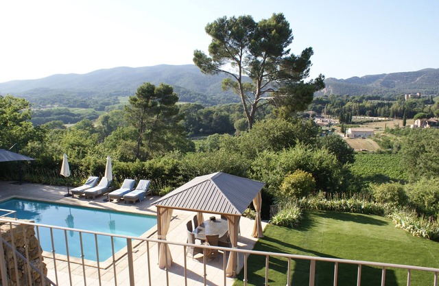 Unique villa for 6 people, 2 minutes from Lourmarin!