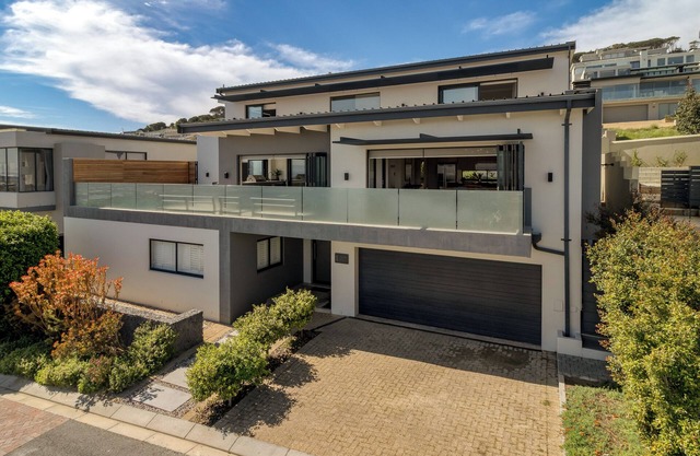 UniqueStay Somerset West Holiday House