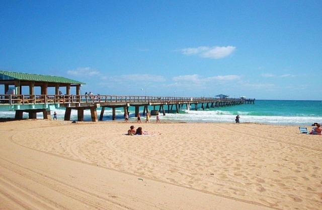 UNIT # 1 200 steps Lauderdale By The Sea Beach or Downtown 1 Bdr, ground floorn