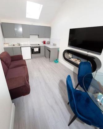 Unit 4 Tranquil Harbourside Retreat- Central Location