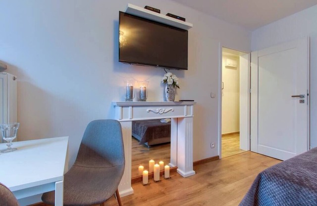 UnitApartments | Warsaw Center | 3 Rooms + 2 Bathrooms