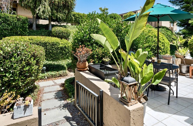 Unwind at this 2BD/2BA 1542sf fully-remodeled La Costa Carlsbad townhome.