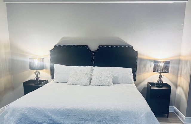 Unwind at this cozy 8 bedroom home that’s in a very peaceful area.