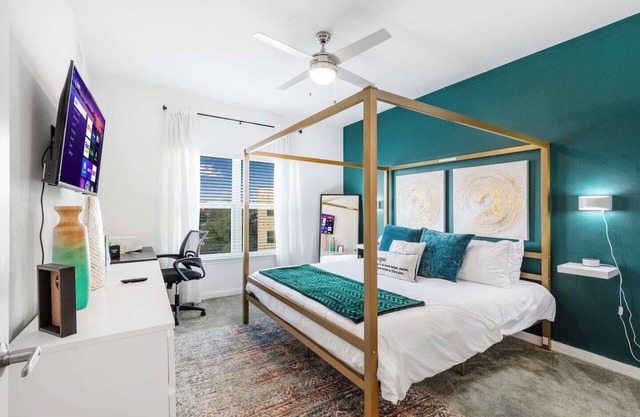 Unwind at Zenful Affirmations—a serene, stylish 2BR/2BA near SW Medical Center, Lackland AFB, and Riverwalk. Designed for comfort, work, and connection, it's perfect for military, medical & business pros, families & displaced guests. Welcome home!