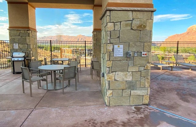 Unwind in a Spacious Room with Kitchen, Pet-Friendly, Free Parking