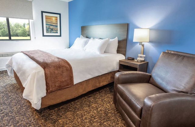 Unwind in Suite w/Kitchen Near Hidden Falls Park & Amargosa Trailhead
