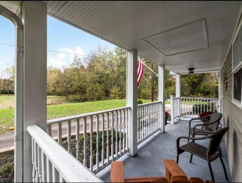Updated 3bd Cottage on Bike Trail w/River access!