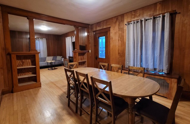 Updated Berlin 4 Bedroom Apartment