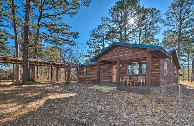Updated Cabin with Fire Pit 2 Mi to UTV and Hike