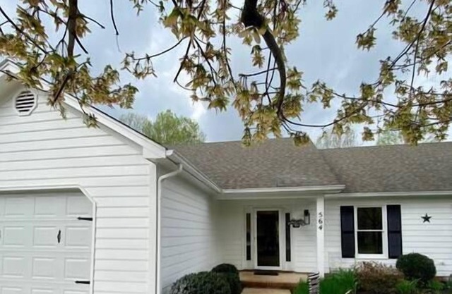 Updated Hidden Gem, close to Kernersville and Winston