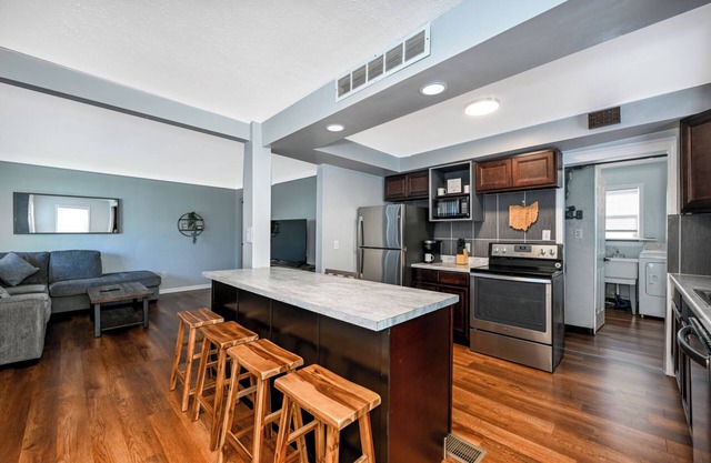 Updated Ranch Near Hospitals & Van Aken District