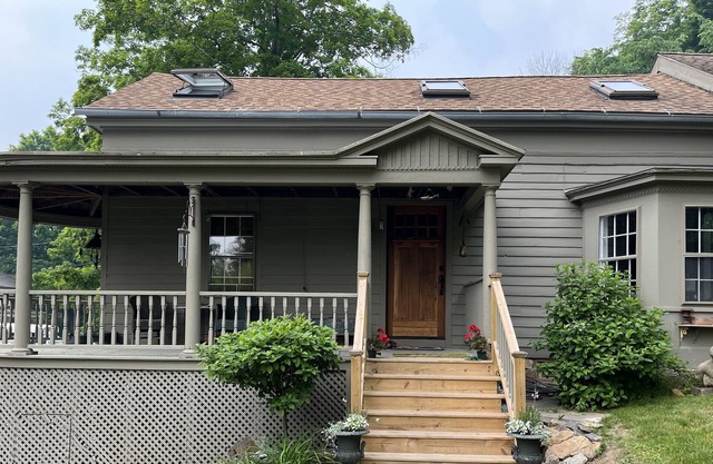Updated Rustic Modern Cottage in the center of quaint Falls Village