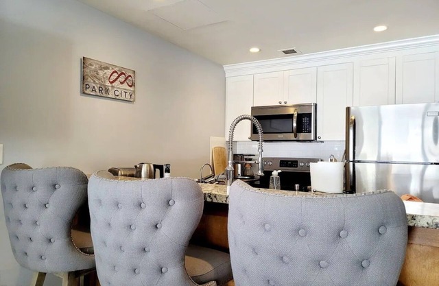 Updated ski in ski out, Sundial, 150 feet to red pine gondola