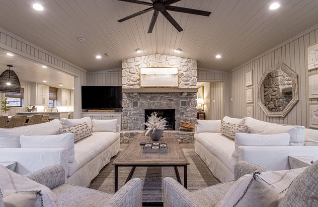 Upscale Lake Retreat on Large Private Lot, Expansive Deck, Boat Dock & Hot Tub!