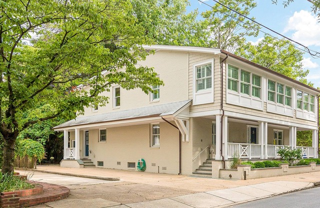 Upscale multi-level retro home with large deck, washer/dryer, and lovely patio