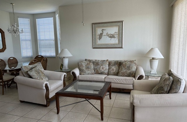 Upscale Top-Floor Condo W/Gulf View, Sugary Sand Beach