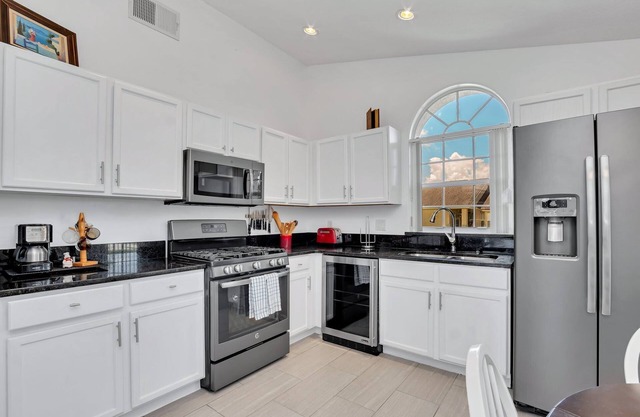Upstay - Big Home w Pool-Games-BBQ - Near Disney!