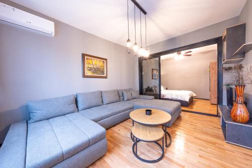 Urban Elegance Apartment by Park Zaimov by Top Kvartiri Ltd