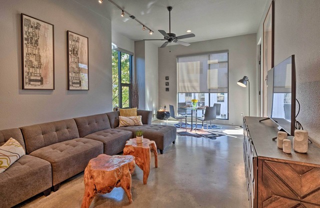 Urban Escape in SoLA w/Private Patio!