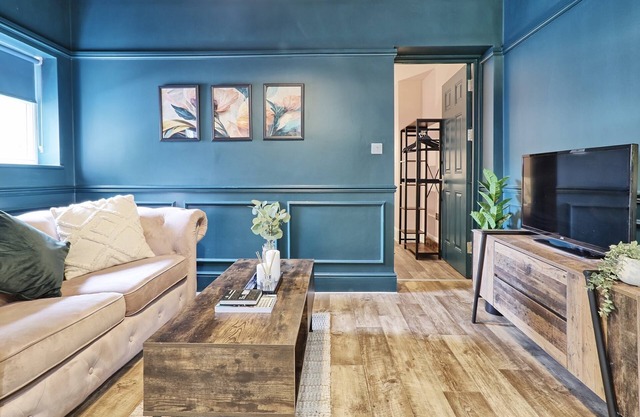 Urban Lux - Modern One-Bedroom Flat Sleeps 4 in Southend-On-Sea - Southend Stays