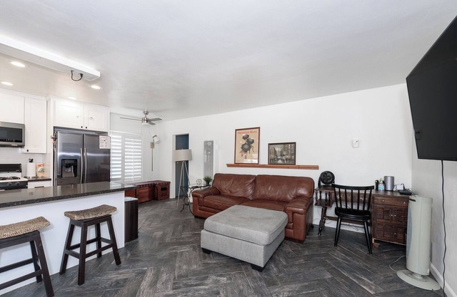 Urban Oasis, Cozy 1-bedroom condo with Large Kitchen in amazing San Diego