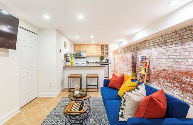 Urban Retreat in Capitol Hill – Stylish & Serene One-Bedroom Apartment