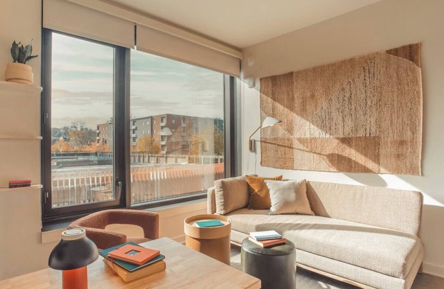 Urban Skyline Views | Perfect Romantic Getaway Close to Attractions & Dining