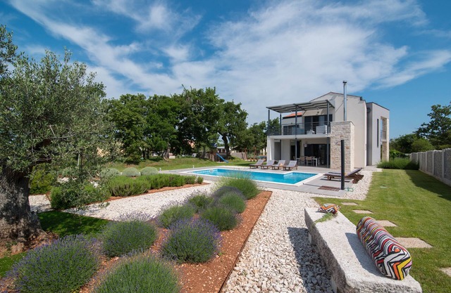 Urlaub in Istrien - modern villa mit Pool in ländlicher Ruhe-Lounge Kapelana