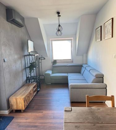 Uroczy apartament z dostępnym parkingiem