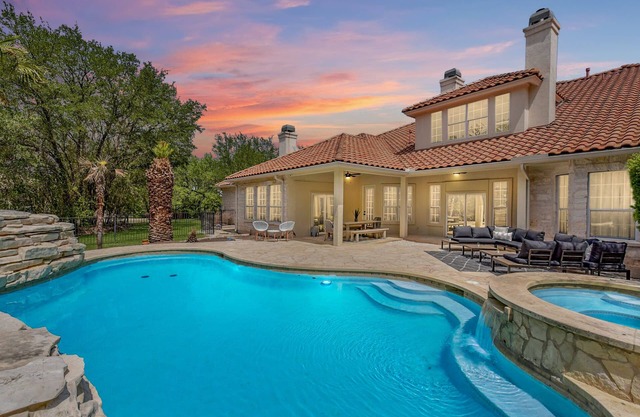 UT Football Retreat - Pool, Hot Tub, Fire Pit, Etc