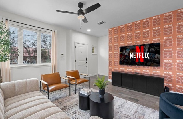 UT Home w/Games! | Great for F1, ACL, and More
