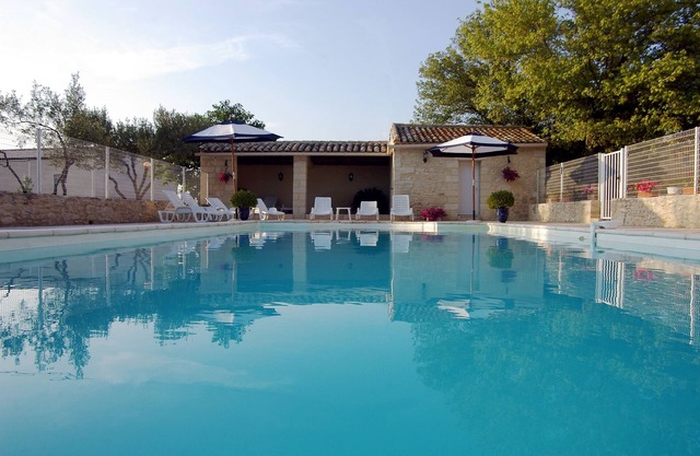Uzès : L'Olivier apartment in a farmhouse 10 minutes' walk from the town center