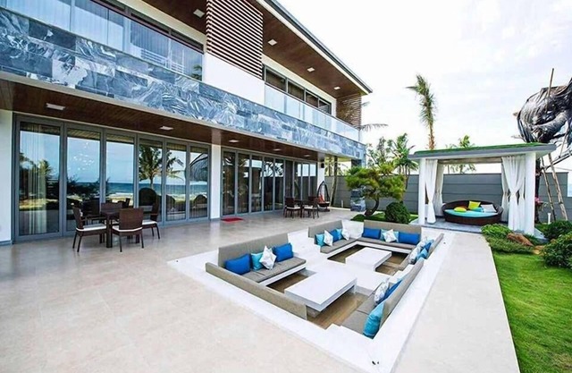 V8A-Luxury Villa/8BR for your holiday