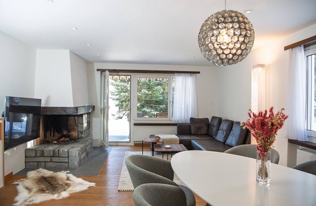 Vacation apartment with private jacuzzi for 4 people Casoja Lenzerheide