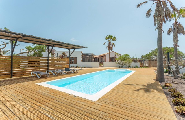 Vacation 'Dragón Y Suerte Lajares Pool' with Mountain View, Shared Pool and Wi-Fi