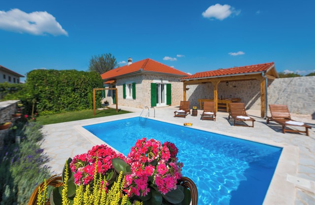 Vacation home Ana with pool in Krka National Park - Šibenik-Knin County- Croatia