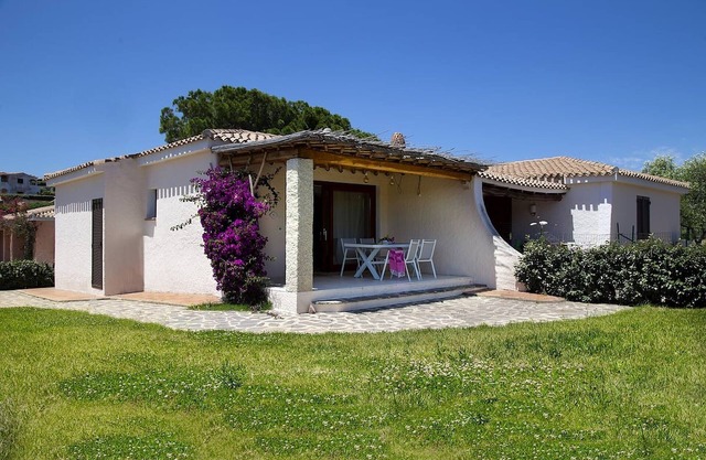 Vacation Home "Casa giardino e spiaggia a piedi" near the Beach with Garden & Terrace