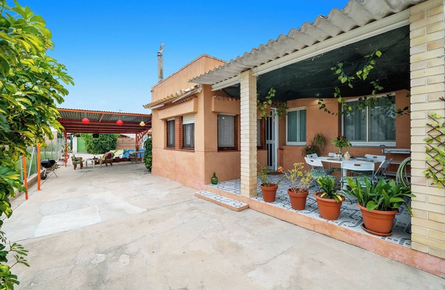 Vacation Home "Ebre Home" with Private Mini Pool, 3 Private Terraces & Wi-Fi