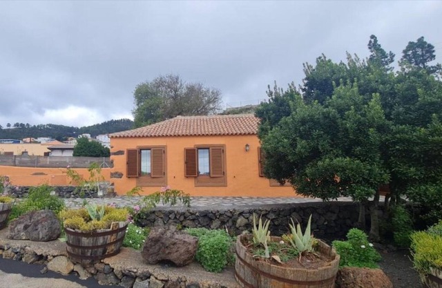 Vacation Home "La Bodega A" with Mountain View, Shared Terrace & Wi-Fi